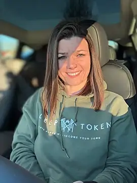 LadyLena1 online show from January 27, 2025, 12:22 am