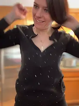 LadyLena1 online show from February 13, 2025, 6:48 pm