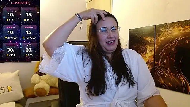 amalia brunette online show from November 26, 2025, 1:17 am