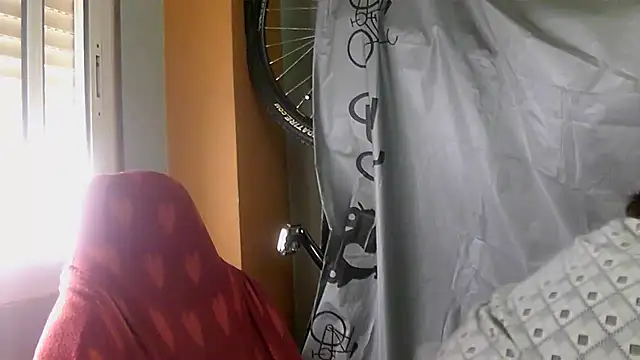 porkorossy online show from November 5, 2025, 8:36 am