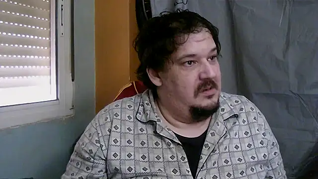 porkorossy online show from December 1, 2025, 9:14 am