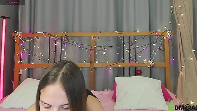 Snapshot of little_radiant_sun chatting on January 29, 2025, 2:21 pm little radiant sun online show from January 29, 2025, 2:21 pm