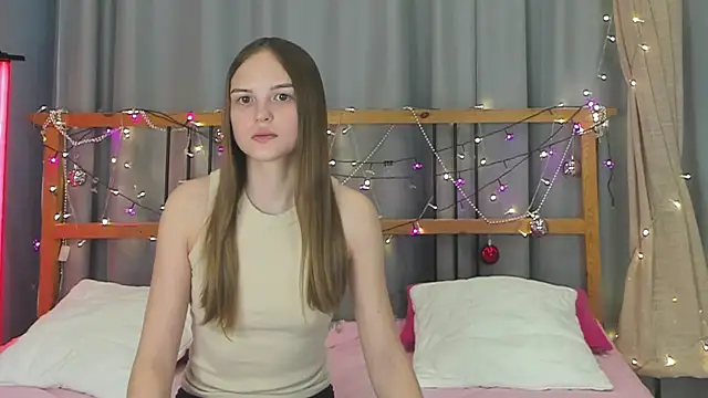 Snapshot of little_radiant_sun chatting on February 1, 2025, 12:37 pm little radiant sun online show from February 1, 2025, 12:37 pm