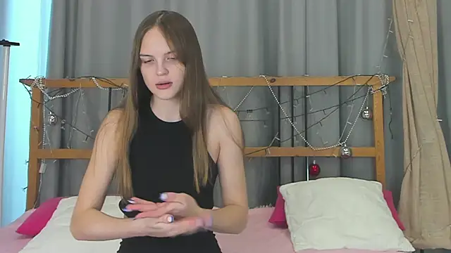 Snapshot of little_radiant_sun chatting on February 7, 2025, 9:37 am little radiant sun online show from February 7, 2025, 9:37 am