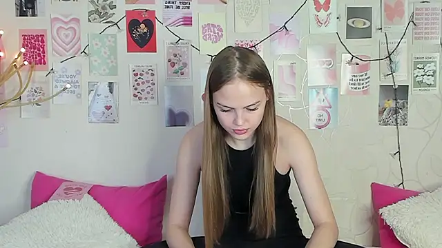 Snapshot of little_radiant_sun chatting on February 14, 2026, 7:49 am little radiant sun online show from February 14, 2026, 7:49 am