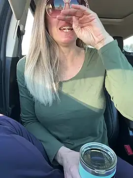 ItsDanniG online show from January 13, 2025, 5:02 pm