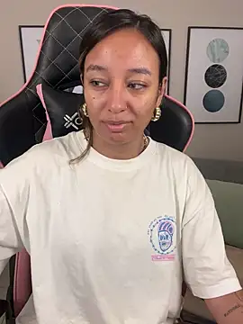 DianaHopson online show from March 5, 2025, 10:44 am