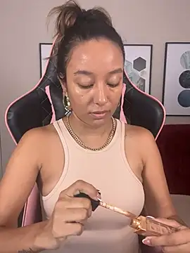 DianaHopson online show from March 19, 2025, 11:17 am