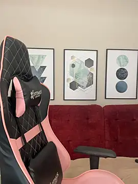 DianaHopson online show from March 20, 2025, 1:59 pm