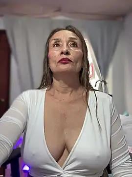 Snapshot of lilian_prada chatting on July 25, 2026, 8:28 pm lilian prada online show from July 25, 2026, 8:28 pm