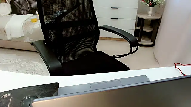 Snapshot of EveLove33 chatting on September 25, 2025, 6:06 am EveLove33 online show from September 25, 2025, 6:06 am