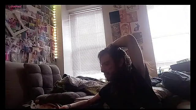 Snapshot of DownstairsSky chatting on December 15, 2024, 4:37 pm DownstairsSky online show from December 15, 2024, 4:37 pm