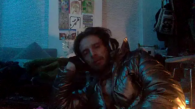 Snapshot of DownstairsSky chatting on December 25, 2024, 8:07 am DownstairsSky online show from December 25, 2024, 8:07 am