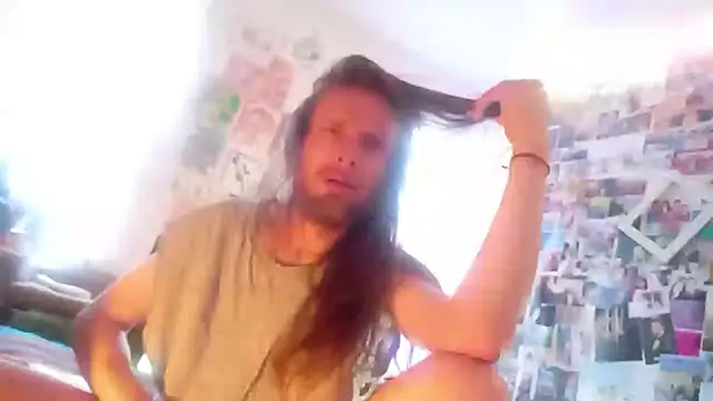 Snapshot of DownstairsSky chatting on January 8, 2025, 12:47 pm DownstairsSky online show from January 8, 2025, 12:47 pm