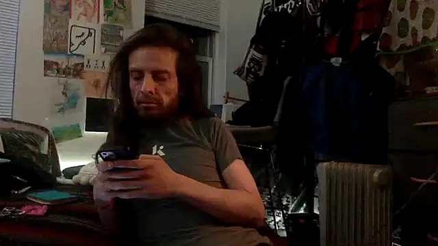 Snapshot of DownstairsSky chatting on January 10, 2025, 9:02 am DownstairsSky online show from January 10, 2025, 9:02 am