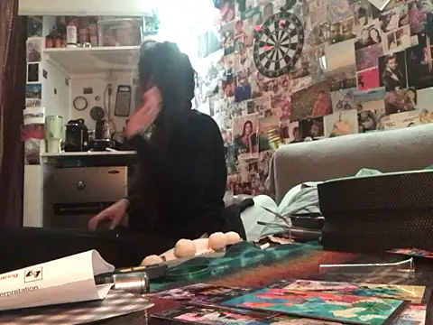 Snapshot of DownstairsSky chatting on January 27, 2025, 5:36 am DownstairsSky online show from January 27, 2025, 5:36 am