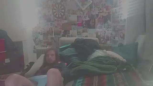 Snapshot of DownstairsSky chatting on February 5, 2025, 11:02 am DownstairsSky online show from February 5, 2025, 11:02 am