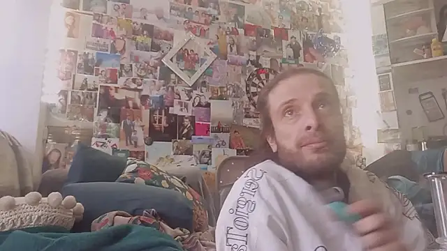 Snapshot of DownstairsSky chatting on March 10, 2025, 11:53 am DownstairsSky online show from March 10, 2025, 11:53 am