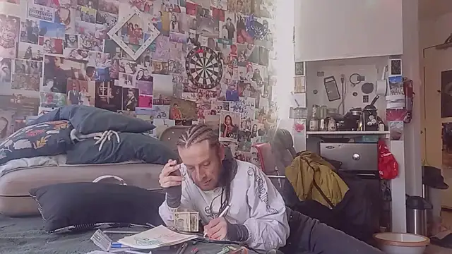 Snapshot of DownstairsSky chatting on March 12, 2025, 2:12 pm DownstairsSky online show from March 12, 2025, 2:12 pm