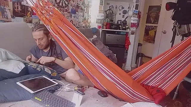 Snapshot of DownstairsSky chatting on March 16, 2025, 1:17 pm DownstairsSky online show from March 16, 2025, 1:17 pm