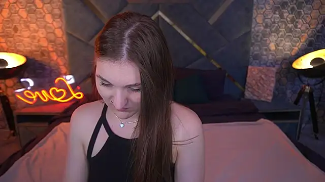 EmmyCharmm online show from September 26, 2025, 6:06 am