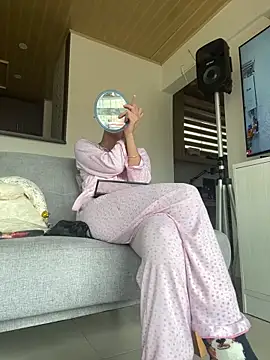 Ameellie online show from January 4, 2025, 3:28 pm