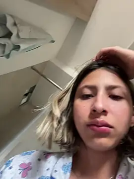 Ameellie online show from November 22, 2025, 4:06 pm