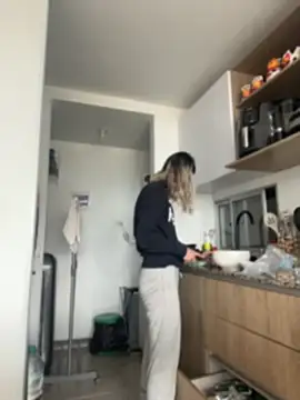 Ameellie online show from April 14, 2026, 4:24 pm