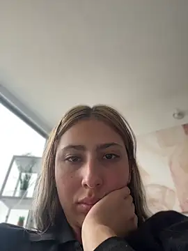 Ameellie online show from July 22, 2026, 3:15 pm