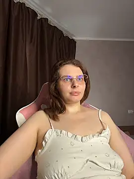 Snapshot of Day-off chatting on August 1, 2026, 12:48 pm Day-off online show from August 1, 2026, 12:48 pm