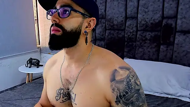 Snapshot of Zack_Froone chatting on December 4, 2024, 3:21 pm Zack Froone online show from December 4, 2024, 3:21 pm