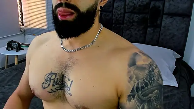 Snapshot of Zack_Froone chatting on December 9, 2024, 3:22 pm Zack Froone online show from December 9, 2024, 3:22 pm