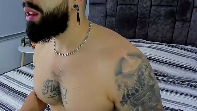 Snapshot of Zack_Froone chatting on February 6, 2025, 1:43 pm Zack Froone online show from February 6, 2025, 1:43 pm