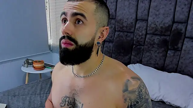 Snapshot of Zack_Froone chatting on February 18, 2025, 7:52 pm Zack Froone online show from February 18, 2025, 7:52 pm