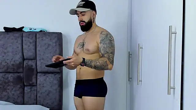 Snapshot of Zack_Froone chatting on February 24, 2025, 1:42 pm Zack Froone online show from February 24, 2025, 1:42 pm