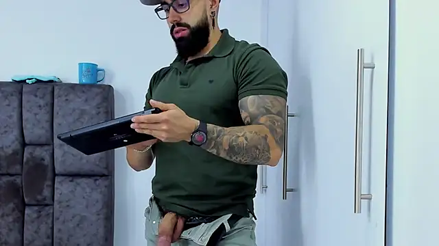 Snapshot of Zack_Froone chatting on March 18, 2025, 6:59 pm Zack Froone online show from March 18, 2025, 6:59 pm