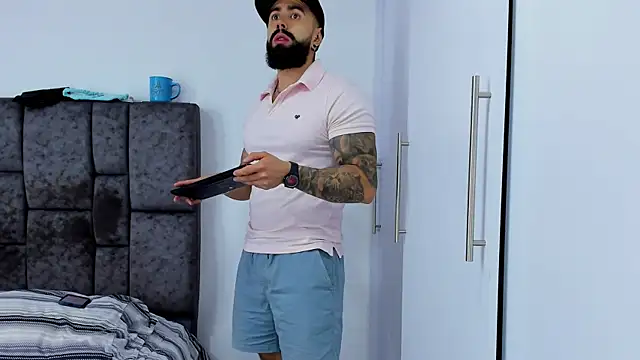 Snapshot of Zack_Froone chatting on March 20, 2025, 2:32 pm Zack Froone online show from March 20, 2025, 2:32 pm