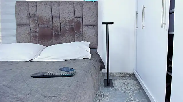 Snapshot of Zack_Froone chatting on October 11, 2025, 4:27 pm Zack Froone online show from October 11, 2025, 4:27 pm