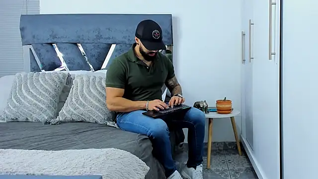 Snapshot of Zack_Froone chatting on October 23, 2025, 4:06 pm Zack Froone online show from October 23, 2025, 4:06 pm