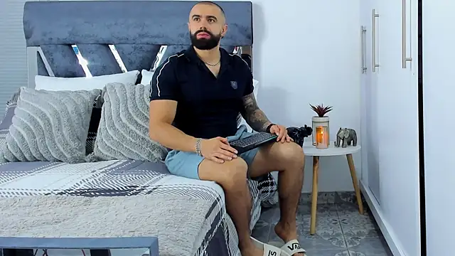 Snapshot of Zack_Froone chatting on November 15, 2025, 3:30 pm Zack Froone online show from November 15, 2025, 3:30 pm