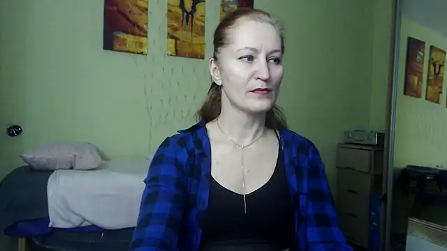 Snapshot of AmellyGrand chatting on February 5, 2025, 3:52 pm AmellyGrand online show from February 5, 2025, 3:52 pm