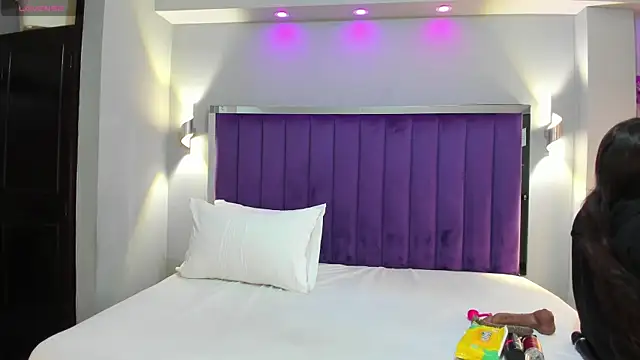 SaraRiley online show from September 10, 2025, 10:43 pm