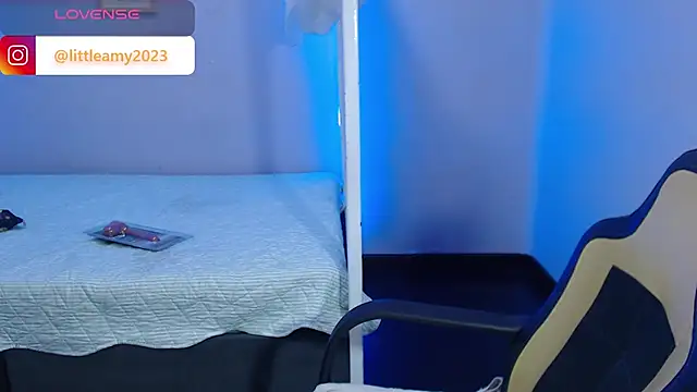 little  amy  online show from January 30, 2025, 8:21 pm