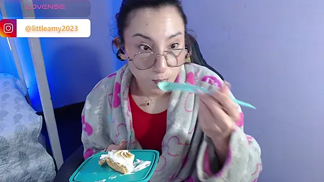 little  amy  online show from February 7, 2025, 10:52 pm