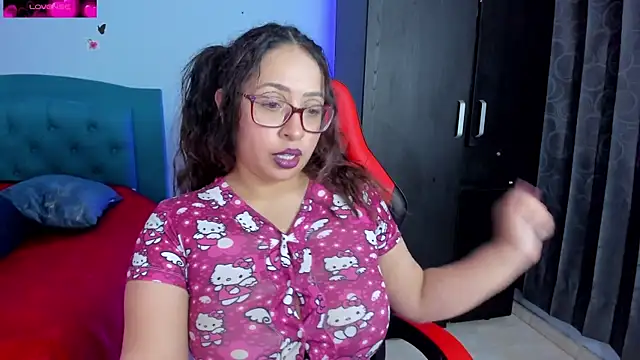 Snapshot of charlotee_lovee69 chatting on February 23, 2025, 4:28 am charlotee lovee69 online show from February 23, 2025, 4:28 am