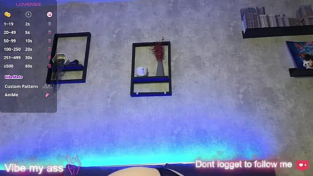 Snapshot of Vikki_White chatting on March 21, 2025, 11:12 pm Vikki White online show from March 21, 2025, 11:12 pm