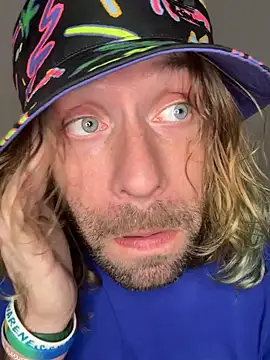 4kUsh2Fashion0 online show from December 25, 2024, 7:56 pm