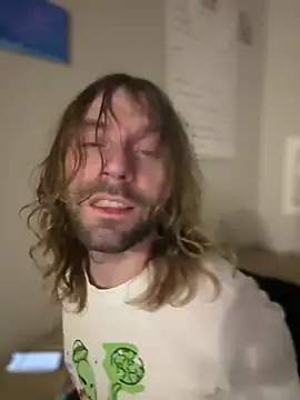 4kUsh2Fashion0 online show from January 23, 2025, 12:41 pm