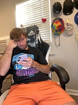 4kUsh2Fashion0 online show from November 17, 2025, 2:34 pm