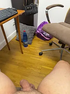 EveEvian online show from July 28, 2026, 6:42 pm
